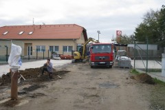 2009-11-Výstavba-vodovodu-v-ulici-Nad-Statkem-a1